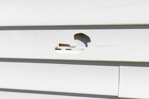 Cost of White Vinyl Siding Repair in Battle Ground