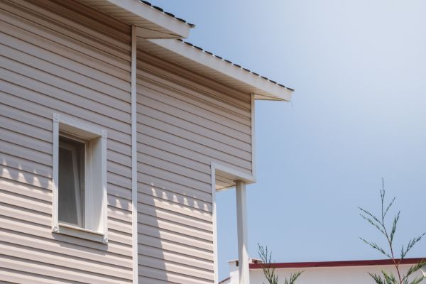 Cost of Vinyl Siding Hole Repair in Battle Ground